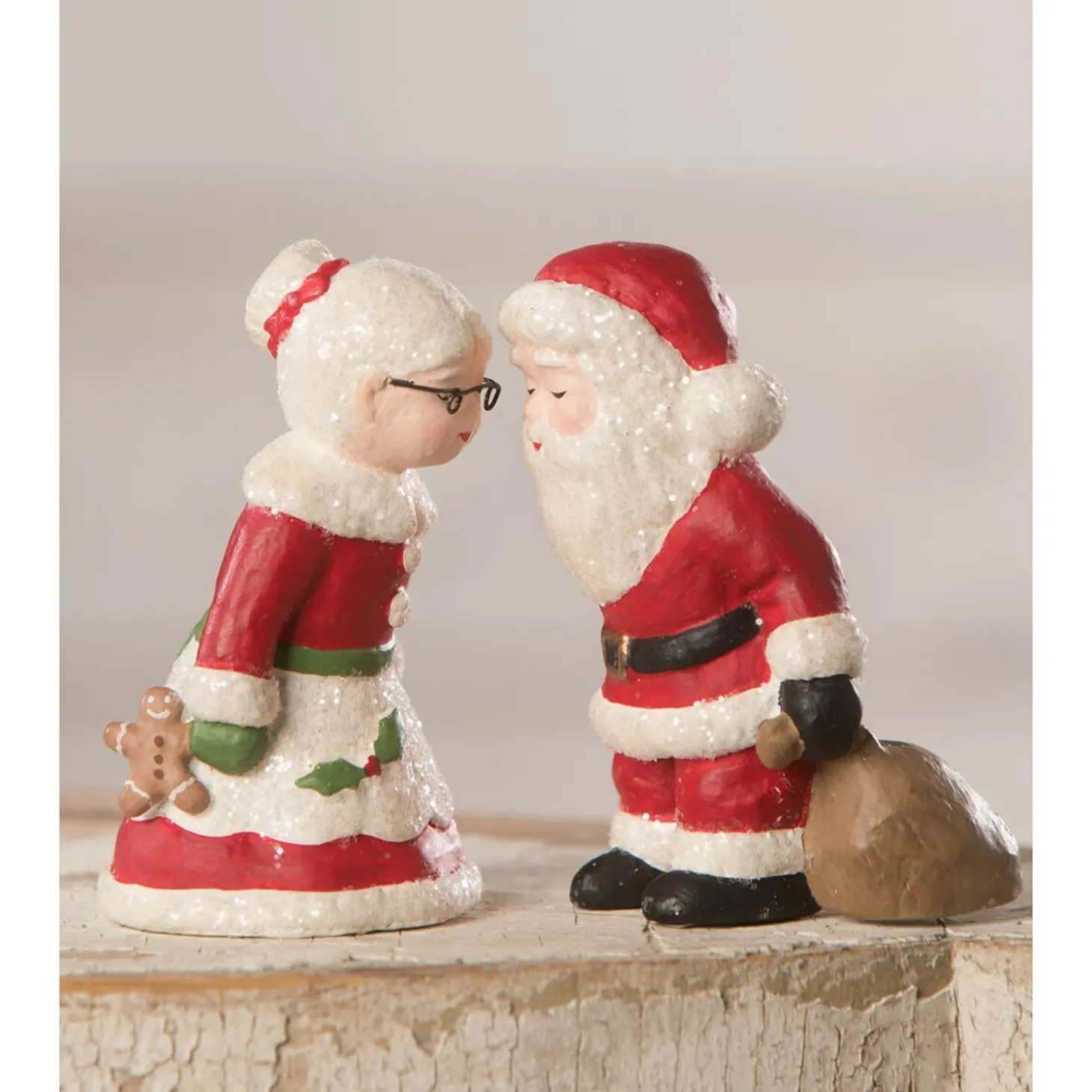 Bethany Lowe Set Of 2 Kissing Mr. And Mrs. Claus Figure TL0234