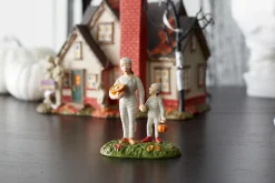 Department 56 Snow Village Halloween Mommy Treats Figure 6007784