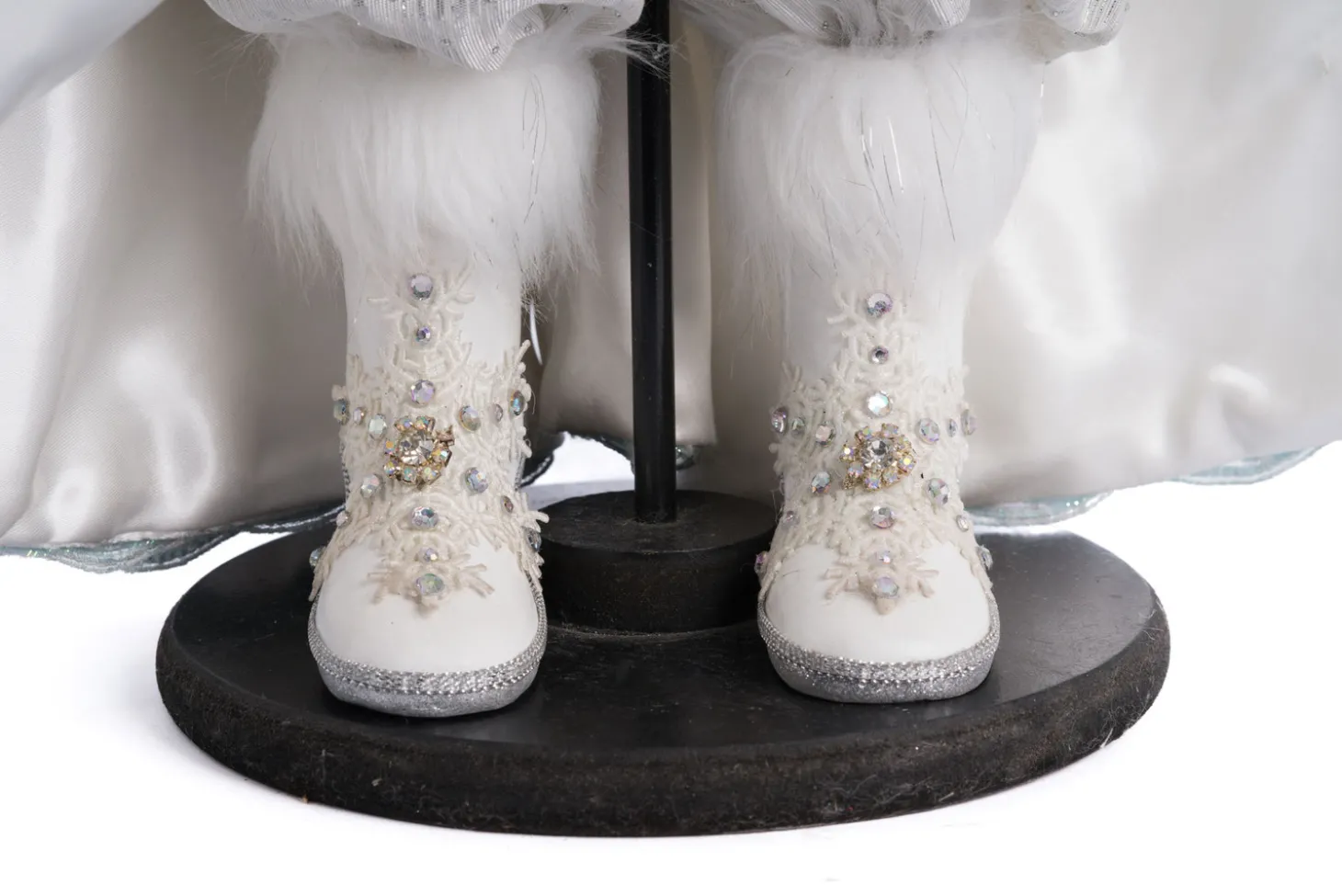 Katherine's Collection 34.5" King Winterfield Of Crystal Kingdom Christmas Home Decor 28-428286