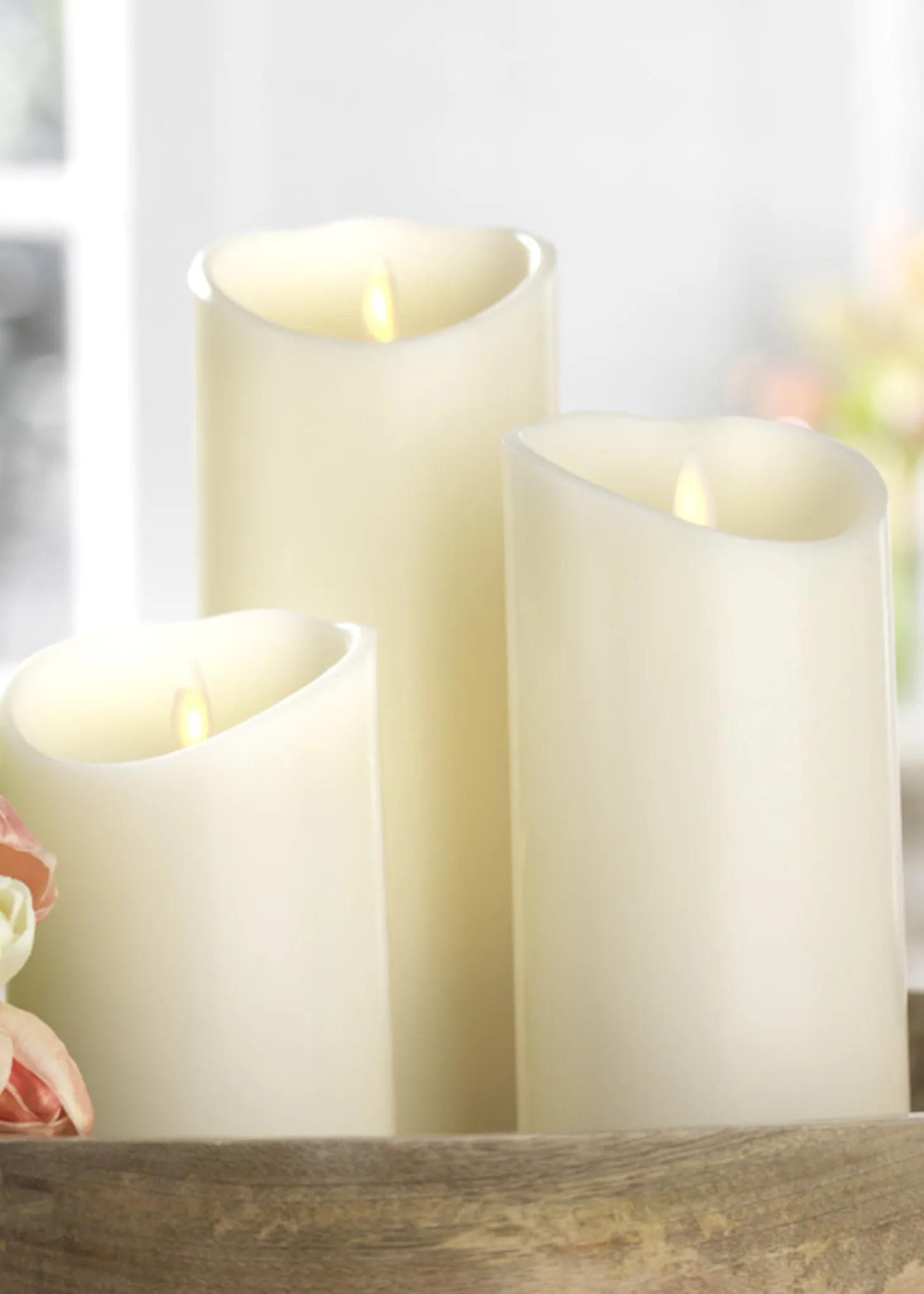Liown 3.5" X 5", 7", Or 9" Moving Flame Ivory-Vanilla Scented Pillar Battery Candle