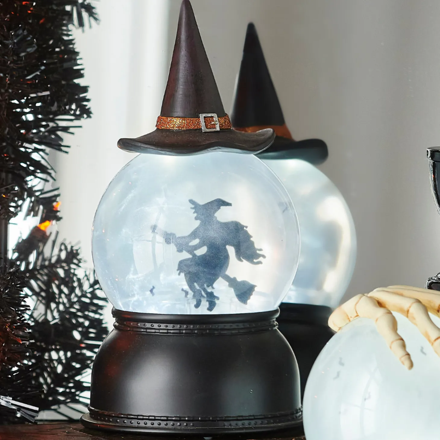 Raz 8" Flying Witch With Swirling Bats Lighted Halloween Water Globe Lantern 4416928